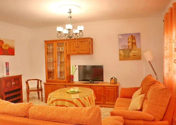 Cortes Apartment *